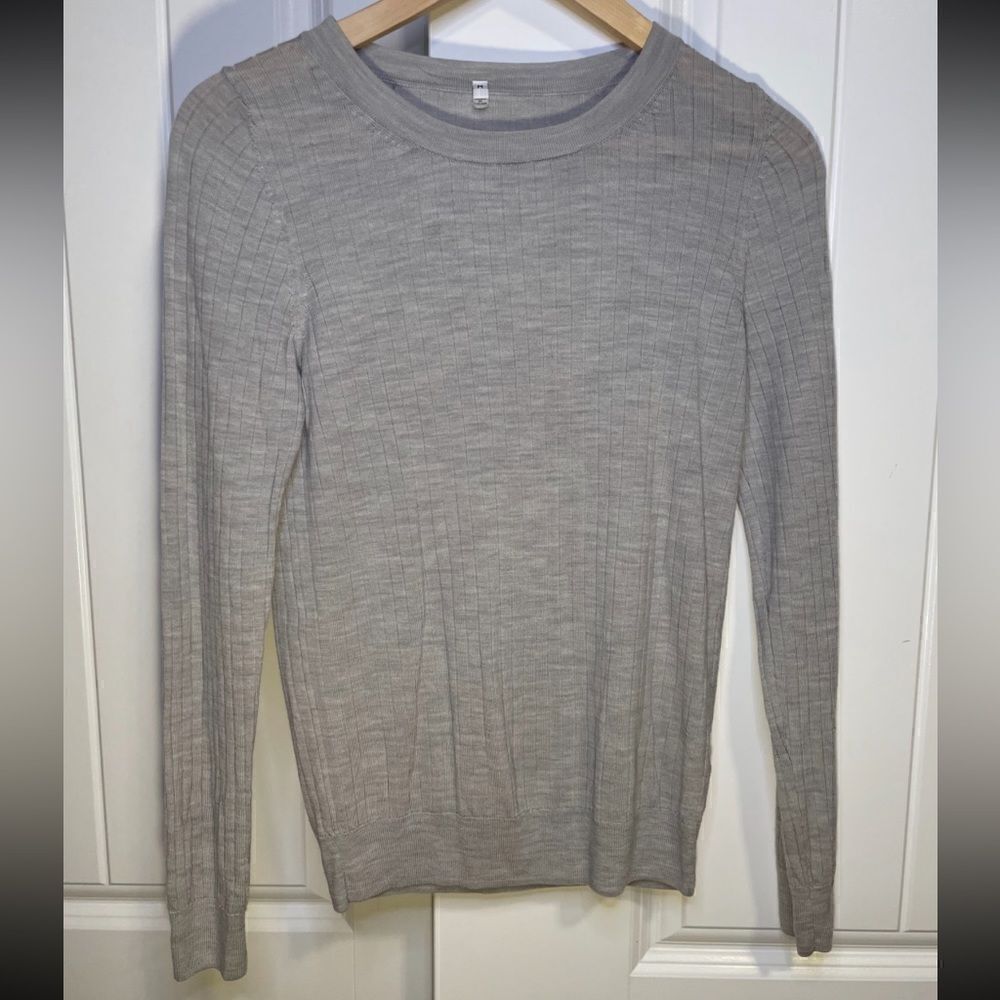 90% wool ribbed Long sleeve grey knit top (0107)